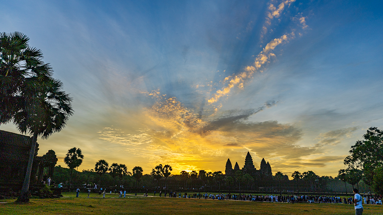 vychod-slunce-angkor-wat-cesky-pruvodce-kambodza