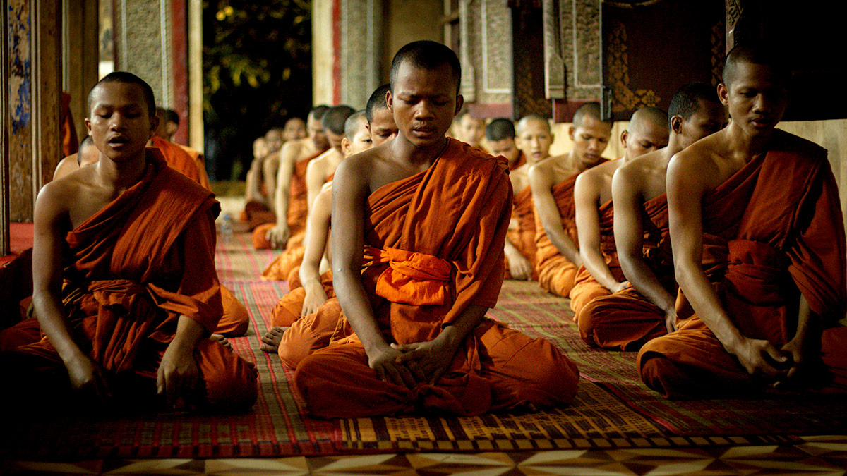 Buddhističtí mniši pře meditaci